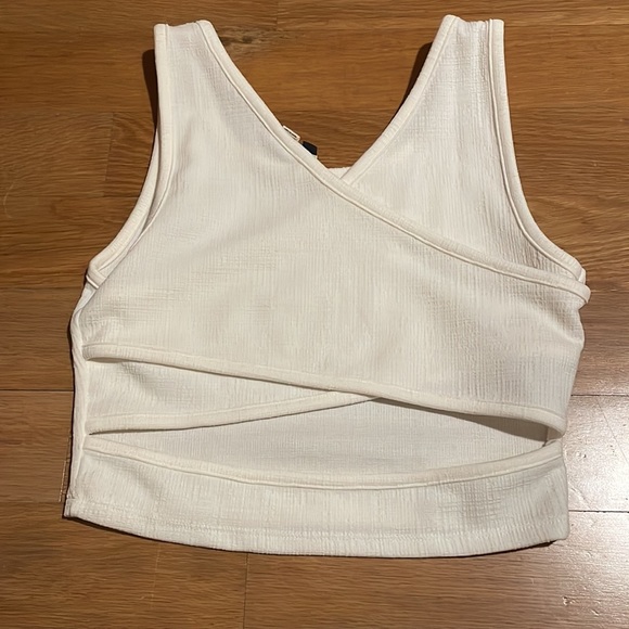 crop top - Picture 2 of 2